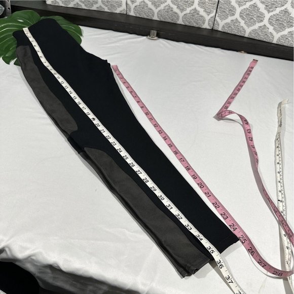 NEW Spanx [ Medium ] Faux Leather‎ Panel Ponte Leggings in Black - Picture 13 of 14